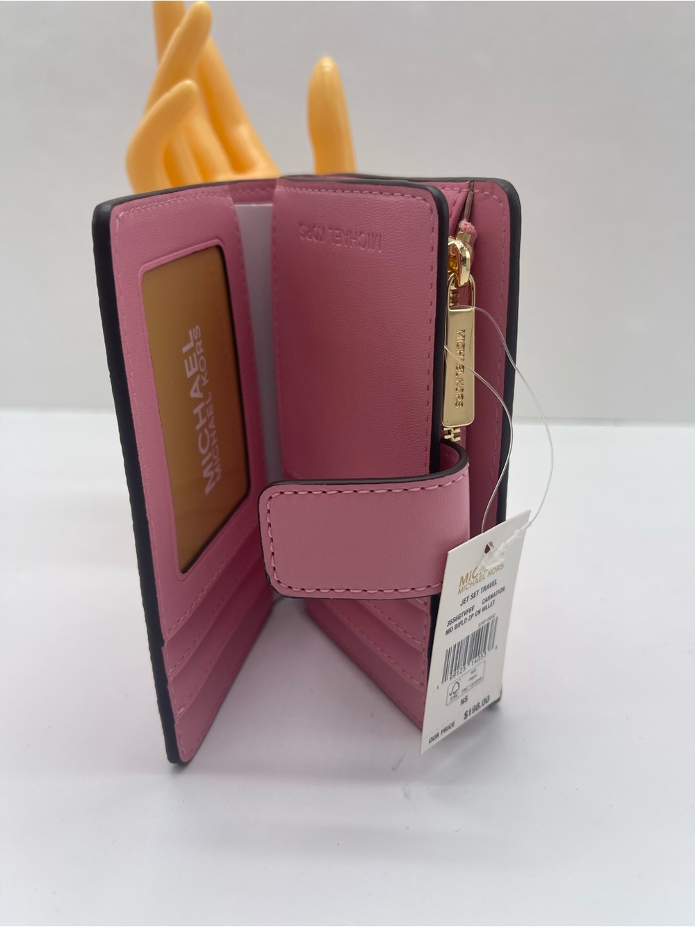 MICHAEL KORS Jet Set Travel Medium MK Logo Debossed Bifold Wallet
Carnation
NWT - Picture 6 of 16